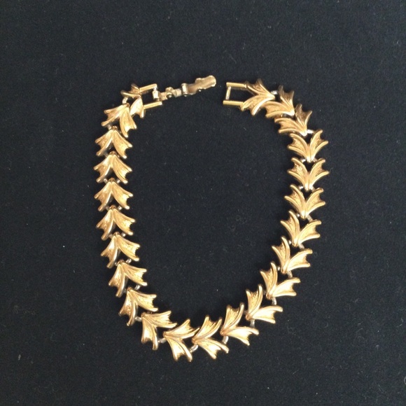 Vintage Napier Signed Goldtone Bracelet - Picture 4 of 7